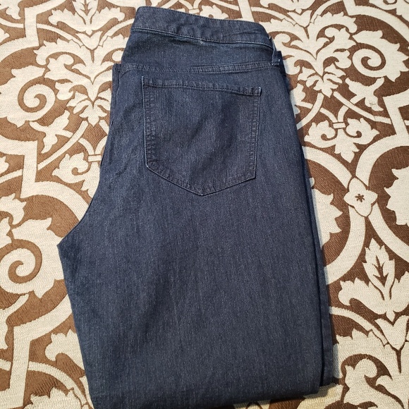 Jeans - Picture 2 of 3